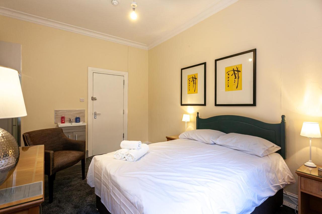 Townhouse No 12 Hotel Huddersfield Exterior photo