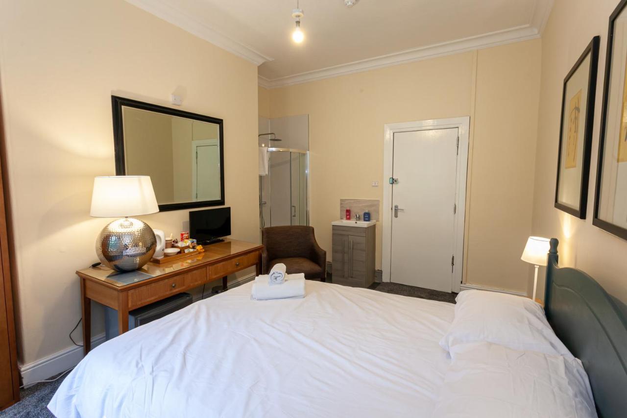 Townhouse No 12 Hotel Huddersfield Exterior photo