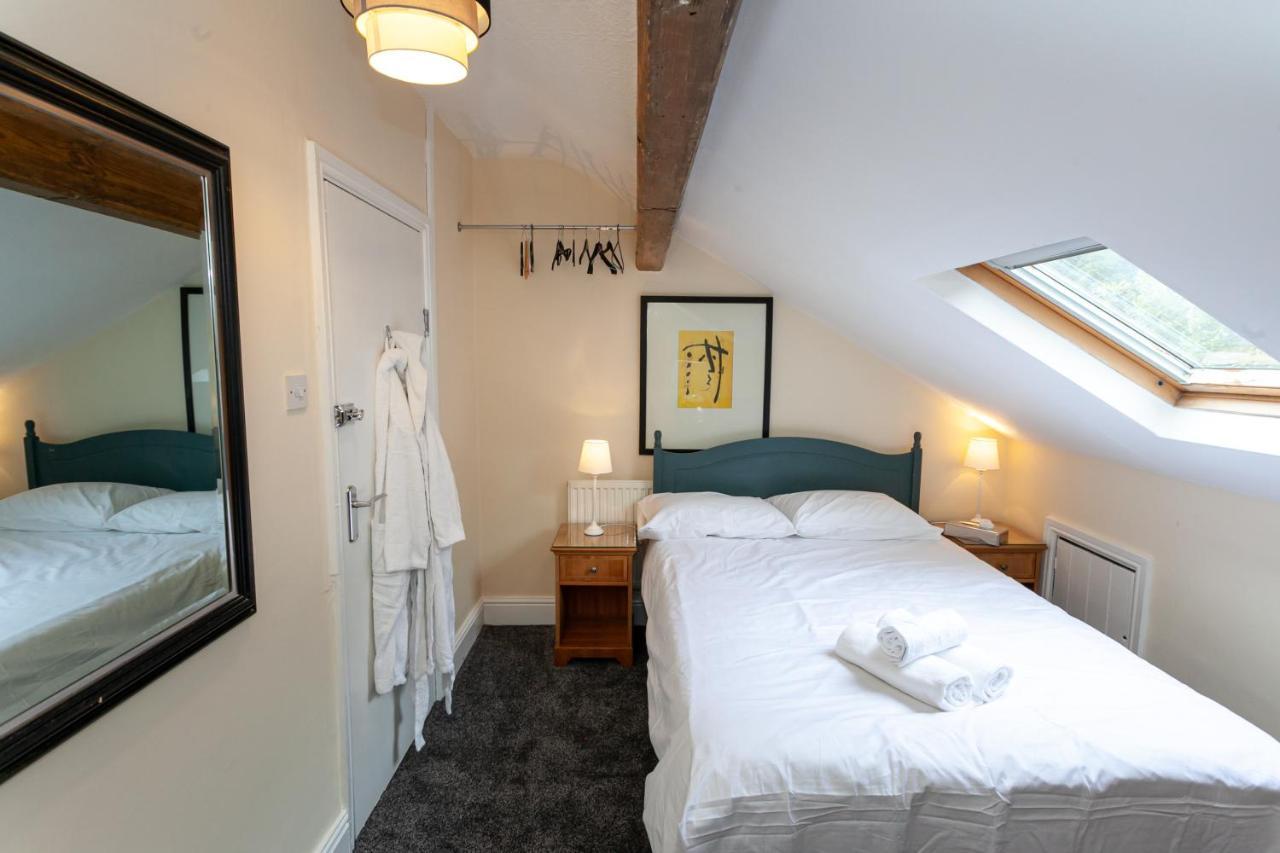 Townhouse No 12 Hotel Huddersfield Exterior photo