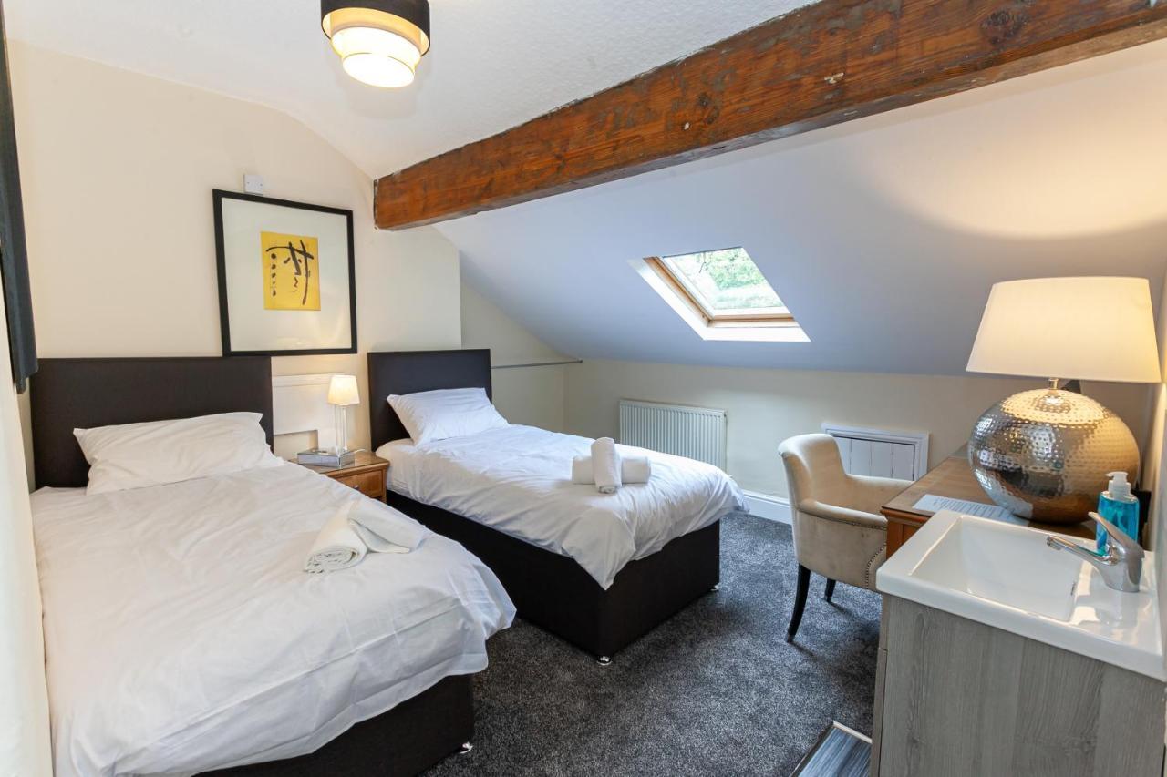 Townhouse No 12 Hotel Huddersfield Exterior photo