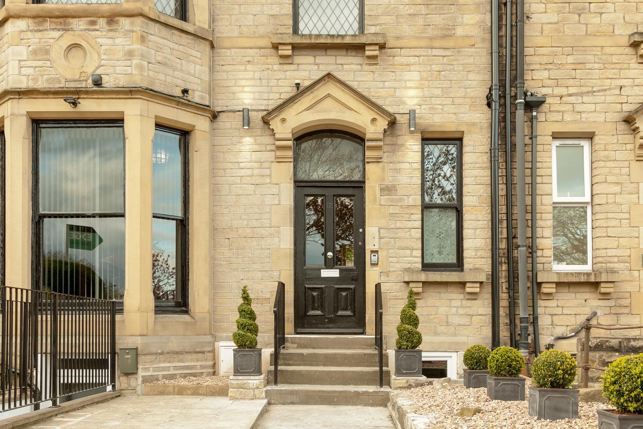 Townhouse No 12 Hotel Huddersfield Exterior photo